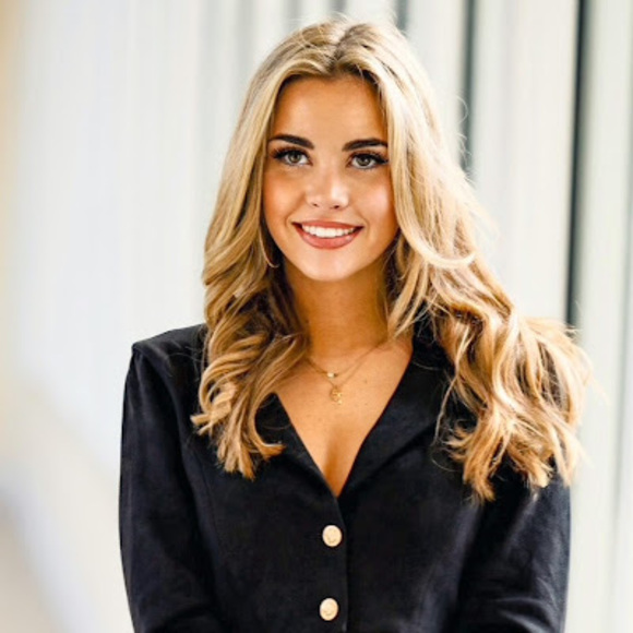 Meet your Posher, Alexis - Picture 1 of 1